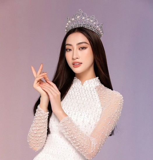 hoa hau luong thuy linh tro thanh giang vien dai hoc dai nam