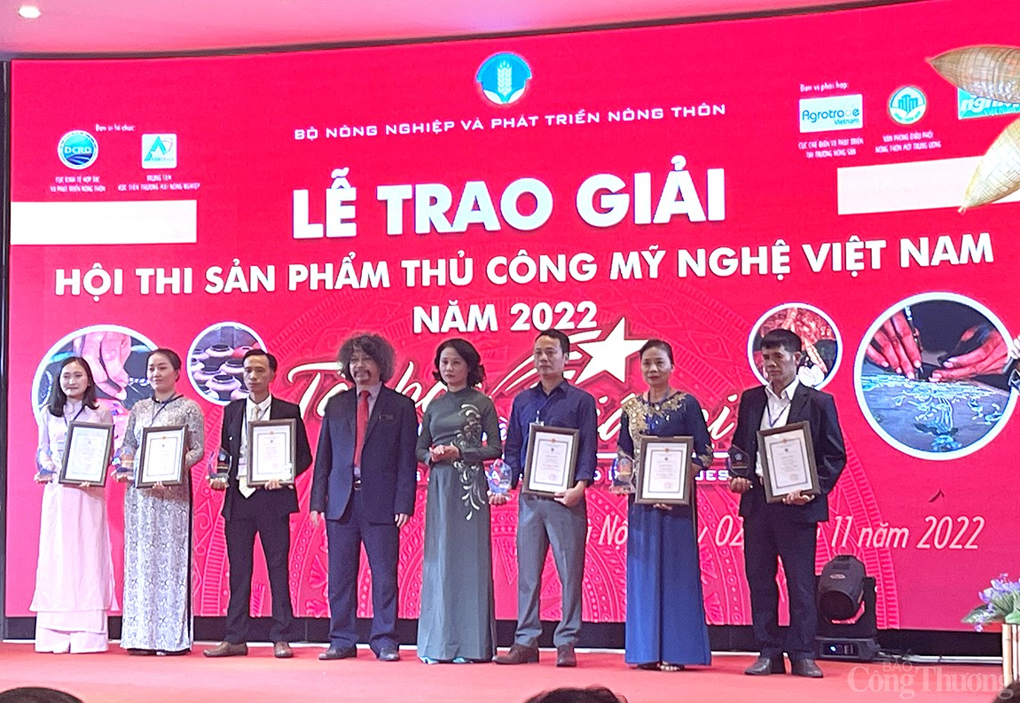 Hội thi sản phẩm thủ công mỹ nghệ Việt Nam năm 2022: Tài hoa kết tinh thành giá trị