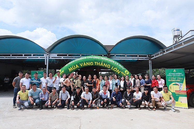 “Phân bón Cà Mau hoàn toàn chinh phục tôi thay đổi”