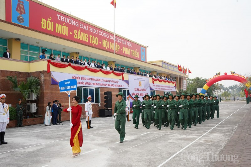 Bộ trưởng Nguyễn Hồng Diên dự Lễ khai giảng tại Trường Đại học Công nghiệp Hà Nội