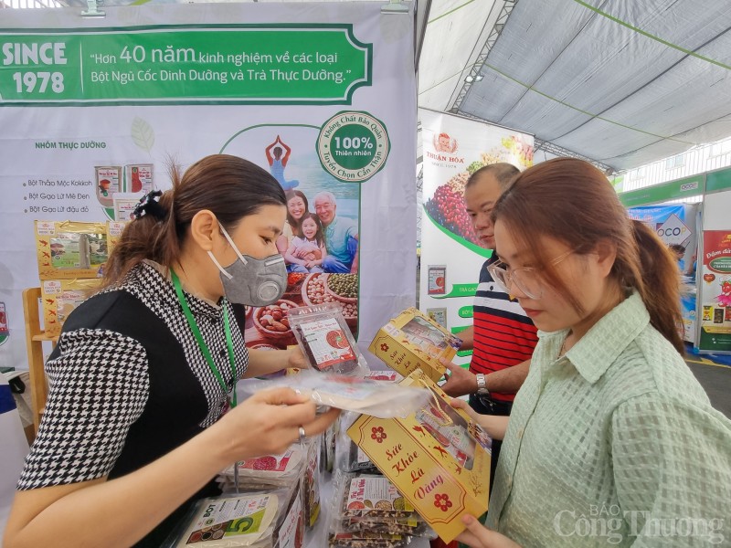 Khai mạc “Tuần hàng OCOP - Sản vật Việt Nam phát triển và hội nhập”