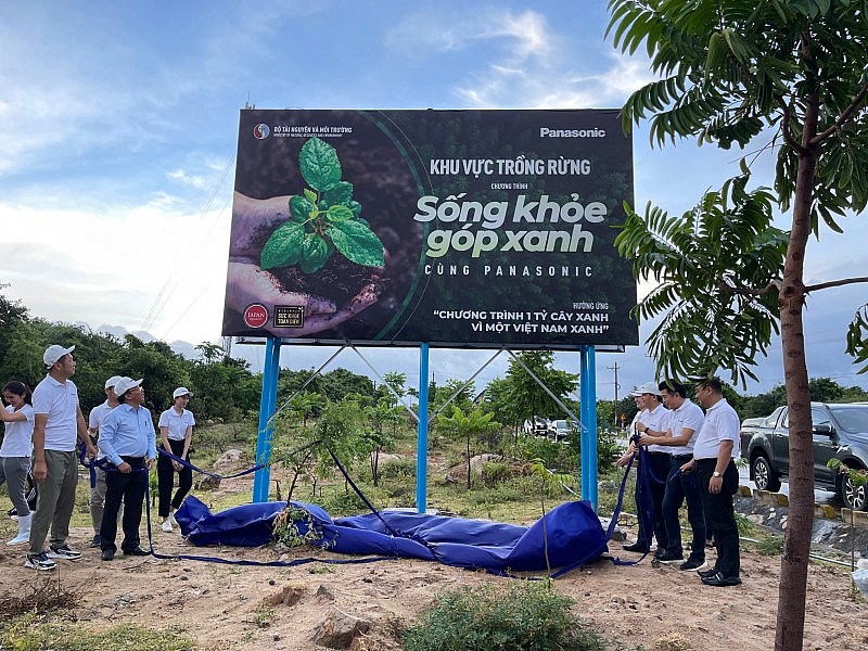 Khởi động chương trình trồng rừng “Sống khỏe góp xanh” tại tỉnh Ninh Thuận