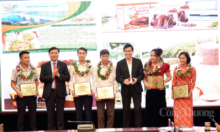 Tỉnh Sơn La Tôn vinh 19 sản phẩm nông nghiệp tiêu biểu Tỉnh Sơn La Tôn vinh 19 sản phẩm nông nghiệp tiêu biểu