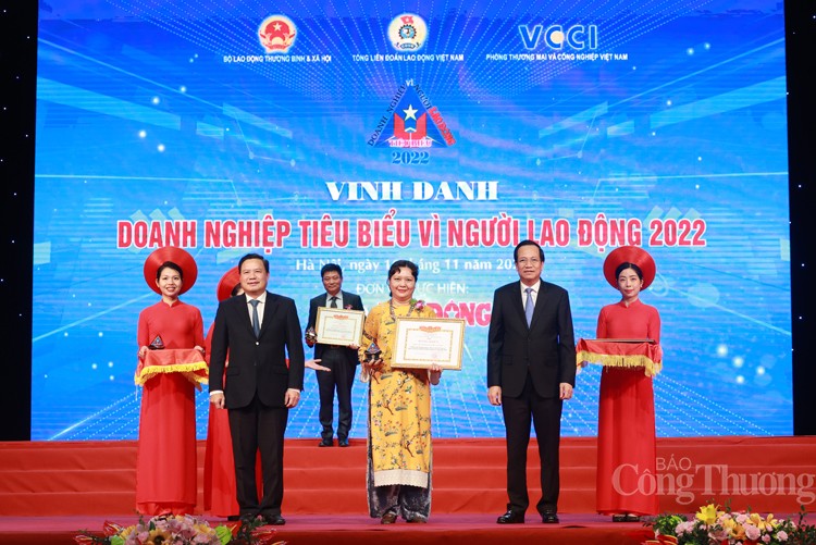 Tôn vinh những doanh nghiệp nỗ lực vì người lao động