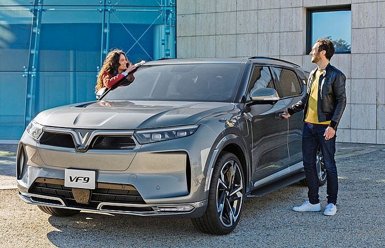 Vinfast nhận đơn hàng bán hơn 2.500 xe VF 8 và VF 9 cho Autonomy