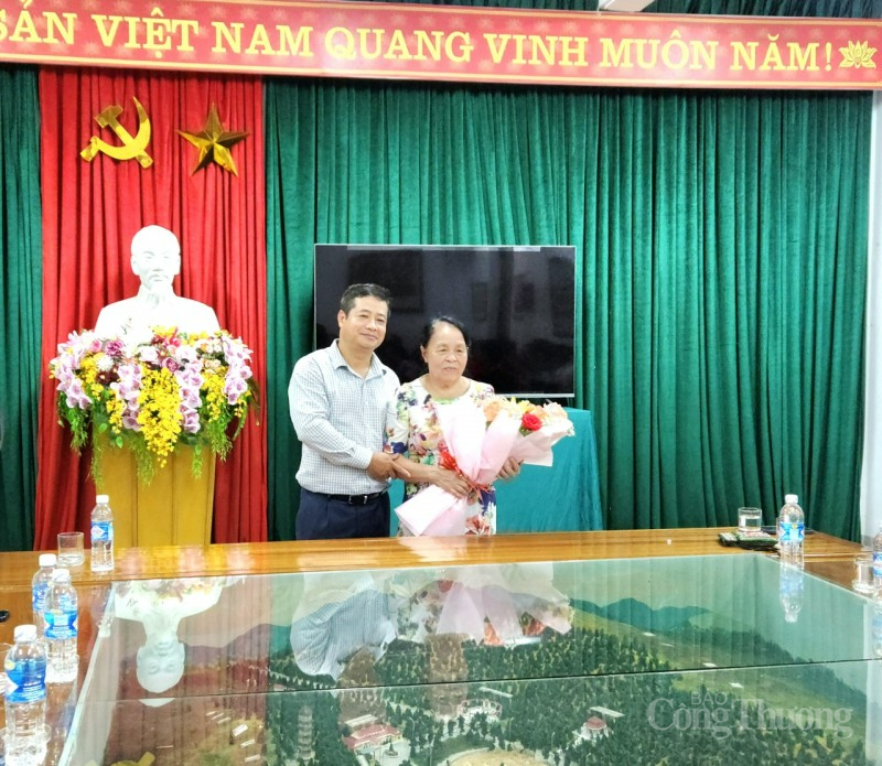 Đảng bộ VEAM: Hành trình về nguồn với chủ đề “Ân tình miền Trung”