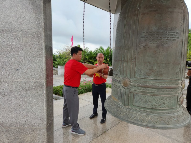 Đảng bộ VEAM: Hành trình về nguồn với chủ đề “Ân tình miền Trung”