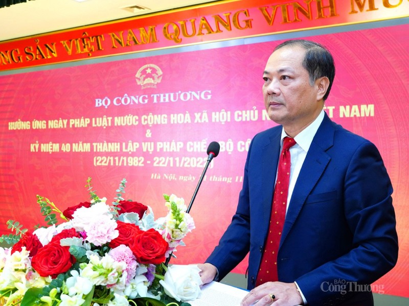 Bộ Công Thương hưởng ứng ngày Pháp luật Việt Nam và Kỷ niệm 40 năm thành lập Vụ Pháp chế