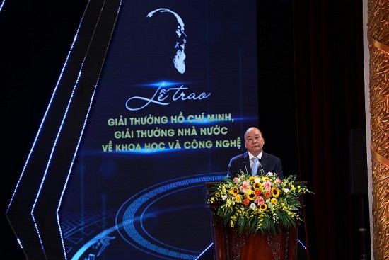 chu tich nuoc nguyen xuan phuc nang tam uy tin cua giai thuong ho chi minh de vuon ra the gioi