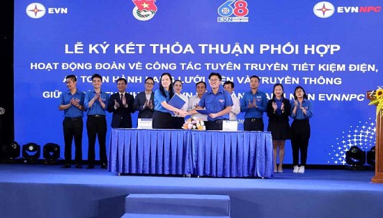 Đoàn Thanh niên EVN và EVNNPC ký kết phối hợp tuyên truyền tiết kiệm điện