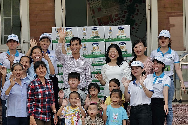 Đồng hành cùng người lao động, nền tảng cho sự phát triển bền vững của Vinamilk