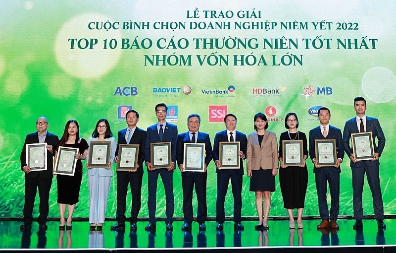 Đại diện các doanh nghiệp nhận giải thưởng