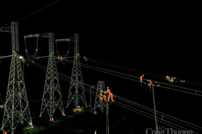 Một đêm trên công trường đường dây 500kV Hà Tĩnh- Nho Quan
