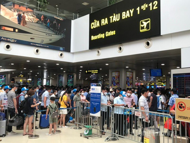 Tăng cường chống buôn lậu qua cảng hàng không, sân bay