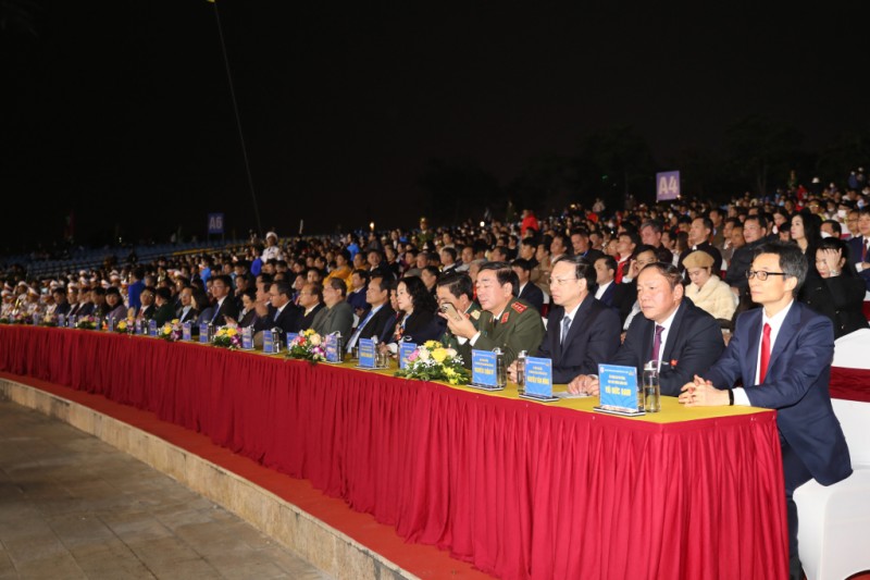 Các đại biểu dự Lễ khai mạc Các đại biểu dự Lễ khai mạc