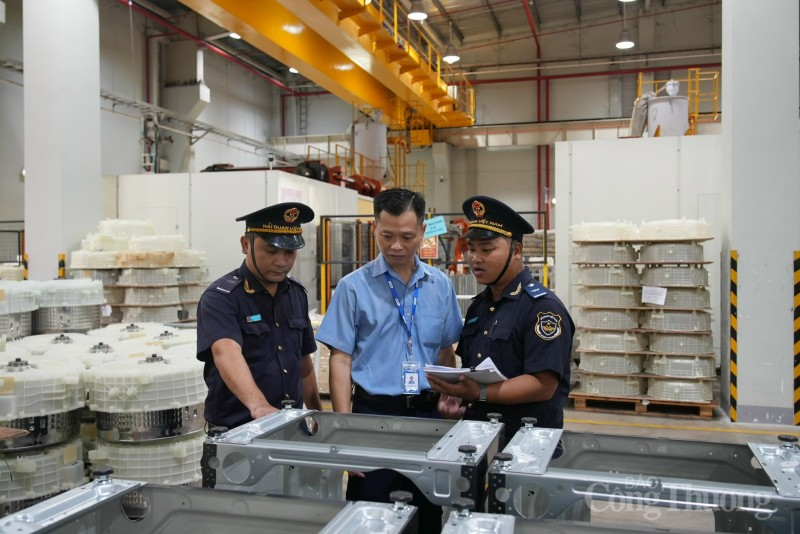 Hải quan thành lập tổ kiểm tra công vụ đột xuất