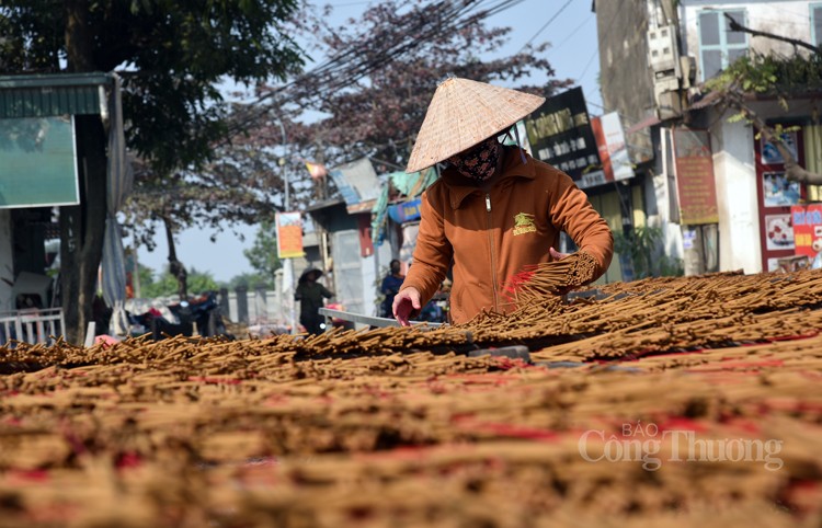 Nhộn nhịp làng hương Quảng Phú Cầu những tháng cuối năm