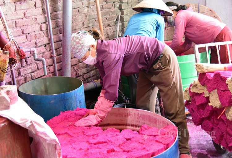 Nhộn nhịp làng hương Quảng Phú Cầu những tháng cuối năm Nhộn nhịp làng hương Quảng Phú Cầu những tháng cuối năm