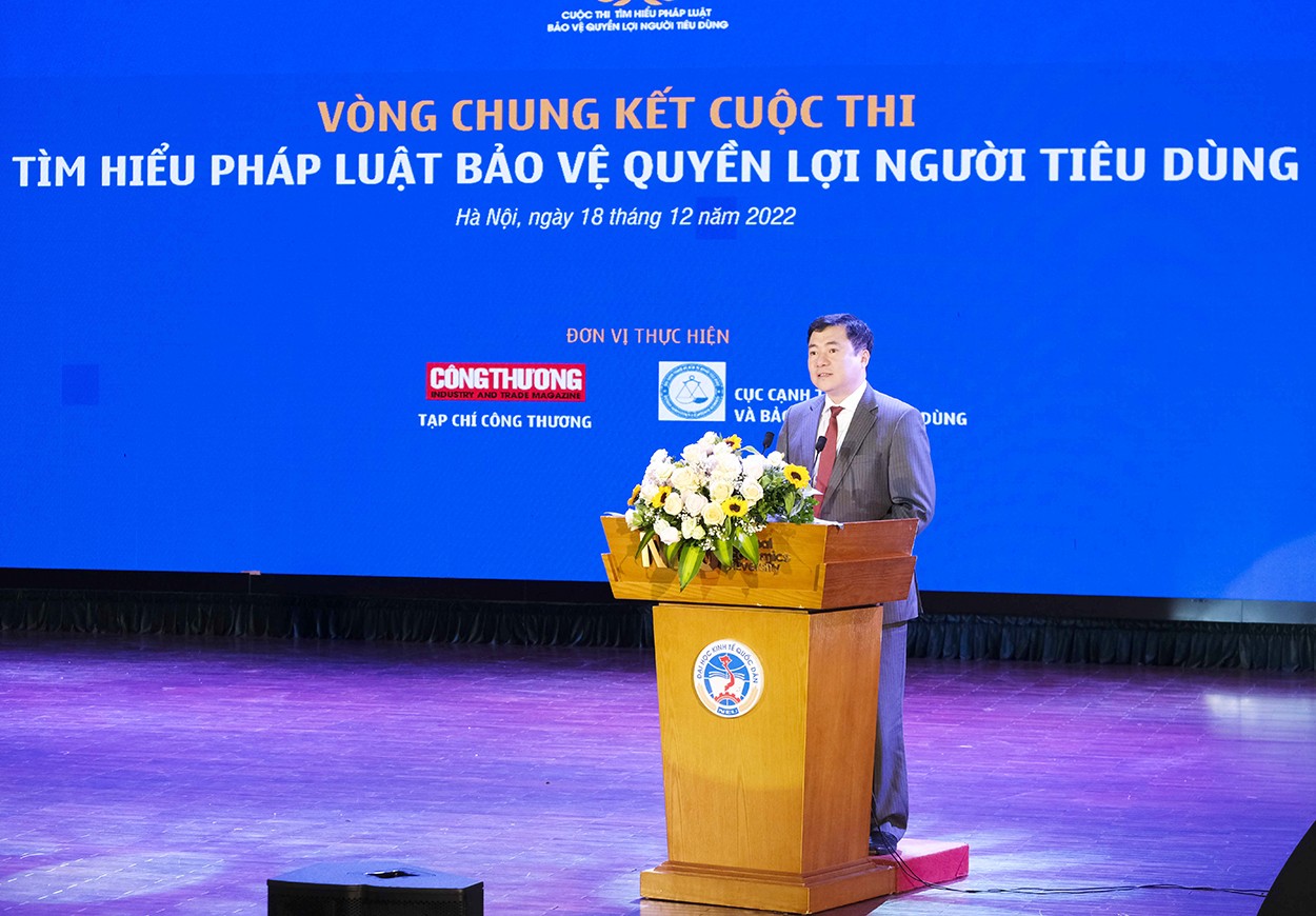 Sinh viên trường Luật Hà Nội đoạt giải nhất cuộc thi Tìm hiểu pháp luật bảo vệ quyền lợi người tiêu dùng