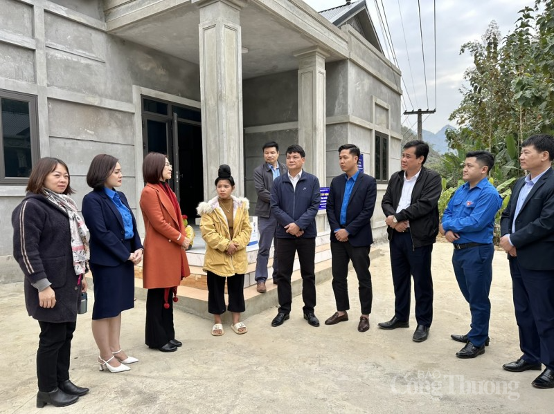 Đoàn Thanh niên Bộ Công Thương “mang hơi ấm” đến với đồng bào vùng cao