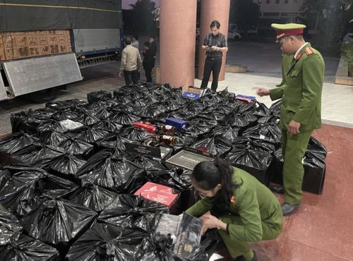 Quảng Bình: Liên tiếp phát hiện các vụ vận chuyển hàng lậu cuối năm