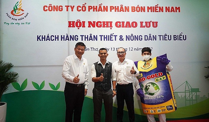 Công ty CP Phân bón Miền Nam: Ấm áp buổi giao lưu khách hàng thân thiết và nông dân tiêu biểu