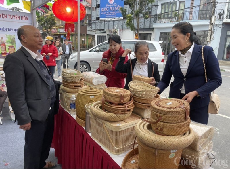 Các sản phẩm OCOP mang đặc trưng địa phương được người tiêu dùng ưa chuộng