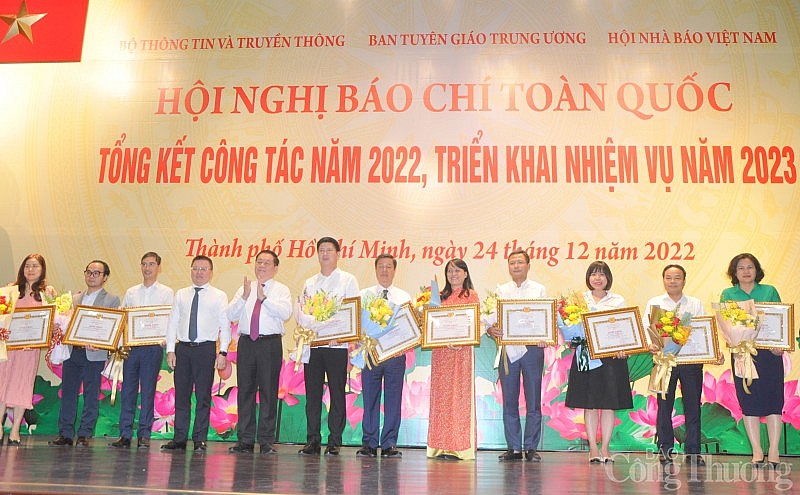 Xây dựng nền báo chí, truyền thông chuyên nghiệp, nhân văn và hiện đại