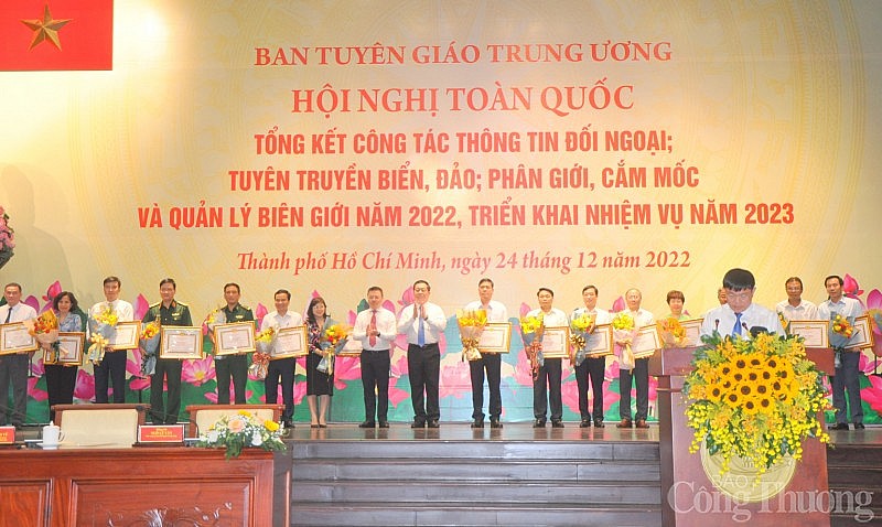 Cần tiếp tục coi công tác thông tin đối ngoại, tuyên truyền về biển, đảo, biên giới là mặt trận quan trọng