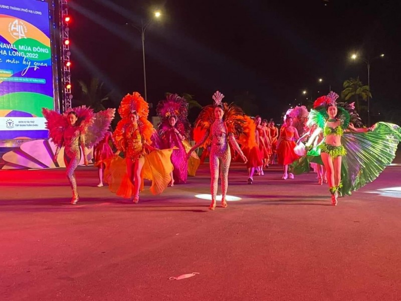 Rực rỡ sắc màu trong lễ hội Carnaval mùa Đông Hạ Long năm 2022