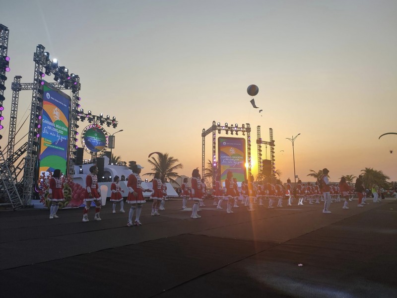 Rực rỡ sắc màu trong lễ hội Carnaval mùa Đông Hạ Long năm 2022 Rực rỡ sắc màu trong lễ hội Carnaval mùa Đông Hạ Long năm 2022