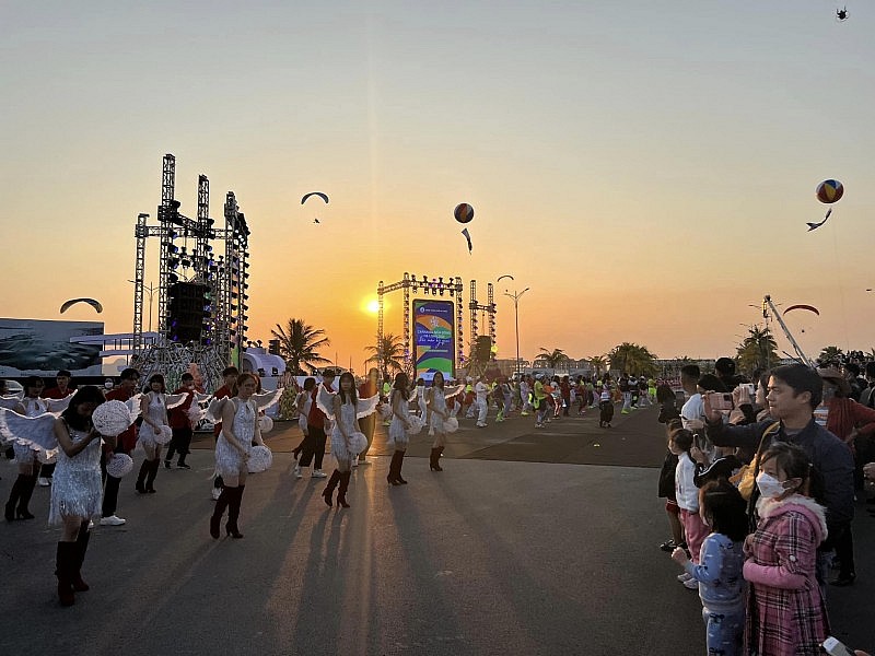 Rực rỡ sắc màu trong lễ hội Carnaval mùa Đông Hạ Long năm 2022 Rực rỡ sắc màu trong lễ hội Carnaval mùa Đông Hạ Long năm 2022
