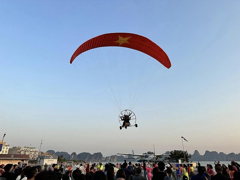 Rực rỡ sắc màu trong lễ hội Carnaval mùa Đông Hạ Long năm 2022 Rực rỡ sắc màu trong lễ hội Carnaval mùa Đông Hạ Long năm 2022