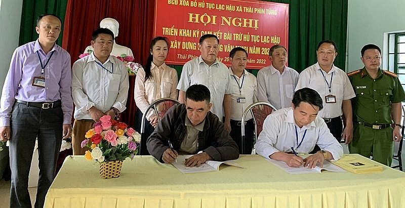 Hà Giang: Quyết tâm bài trừ thủ tục lạc hậu