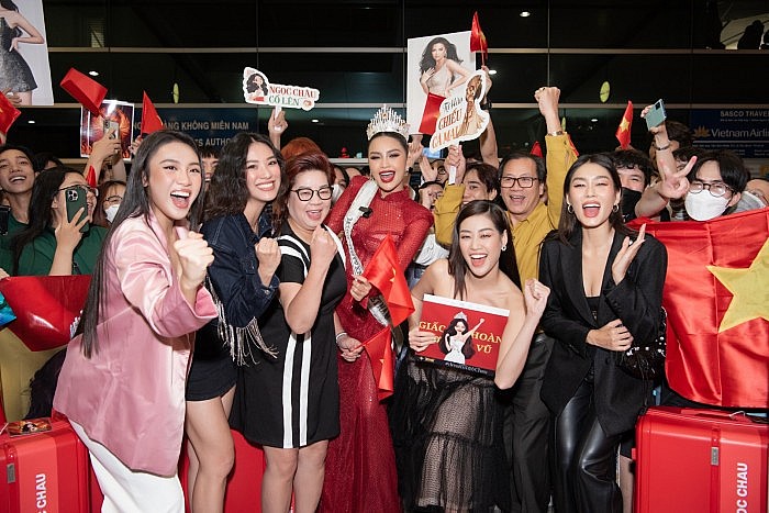 Hoa hậu Ngọc Châu chính thức lên đường chinh chiến Miss Universe