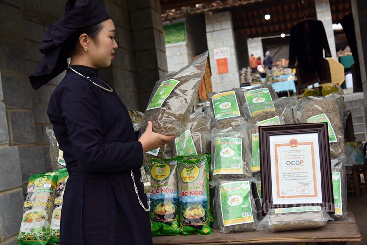 Trải nghiệm Chợ phiên vùng cao ngày Tết tại Làng Văn hóa Trải nghiệm Chợ phiên vùng cao ngày Tết tại Làng Văn hóa