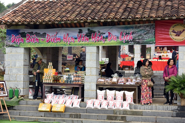 Trải nghiệm Chợ phiên vùng cao ngày Tết tại Làng Văn hóa Trải nghiệm Chợ phiên vùng cao ngày Tết tại Làng Văn hóa