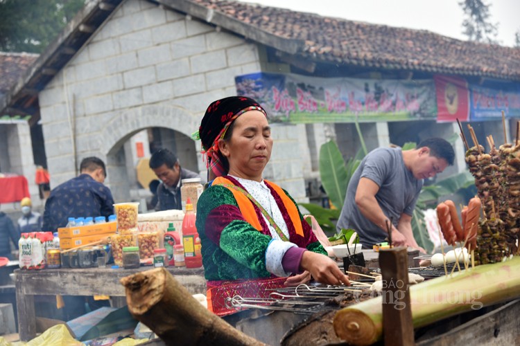 Trải nghiệm Chợ phiên vùng cao ngày Tết tại Làng Văn hóa Trải nghiệm Chợ phiên vùng cao ngày Tết tại Làng Văn hóa