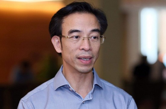 cuu giam doc benh vien bach mai nguyen quang tuan bi cao buoc thong dong moc ngoac trong dau thau