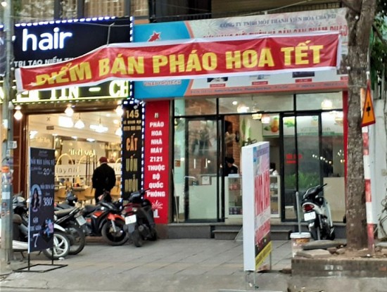 Lật tẩy chiêu trò đại lý “thổi giá” pháo hoa Z121