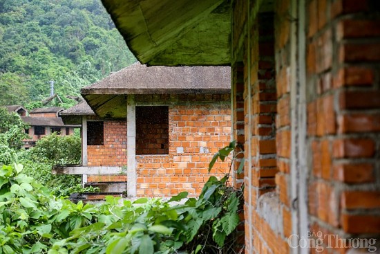 Cận cảnh loạt biệt thự hoang tàn trên 14ha "đất vàng" tại thành phố Đà Nẵng