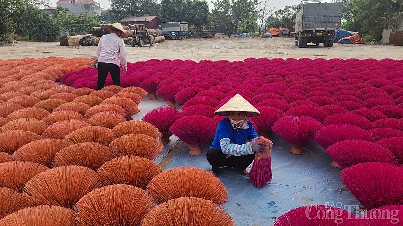 Làng hương Quảng Phú Cầu hối hả vào vụ Tết Nguyên đán 2023