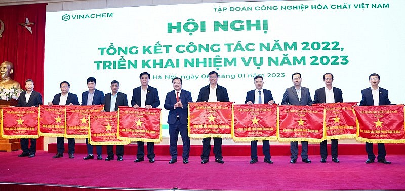 Tập đoàn Hóa chất Việt Nam: Doanh thu và lợi nhuận cao kỷ lục từ khi thành lập