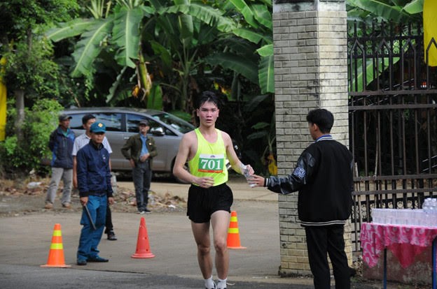 Rộn ràng ngày đua giải Vô địch quốc gia Việt dã leo núi “Chinh phục đỉnh cao Bà Rá” lần thứ 28