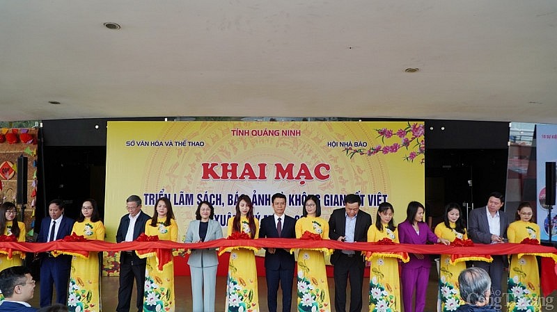 Đặc sắc Triển lãm sách, báo, ảnh và không gian Tết Việt Xuân Quý Mão 2023 tại Quảng Ninh