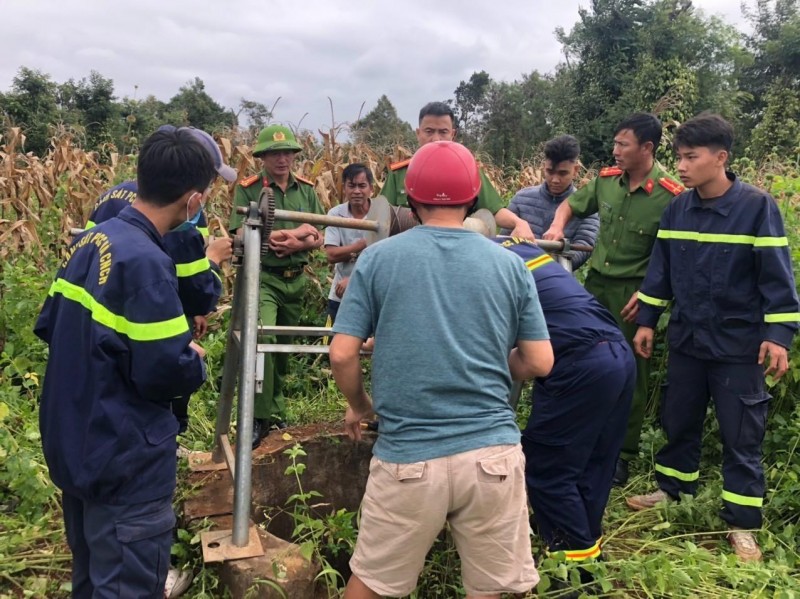 Đắk Lắk: Giải cứu thành công người đàn ông sau 4 ngày rớt xuống giếng sâu hơn 15m