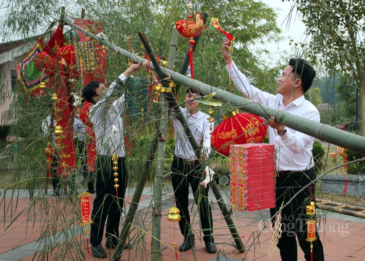 Vì sao có tục dựng cây nêu đón Tết?