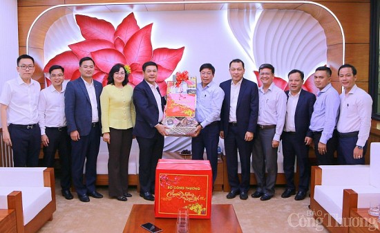 bo truong bo cong thuong nguyen hong dien tham chuc tet truong dai hoc cong nghiep thuc pham tp ho chi minh