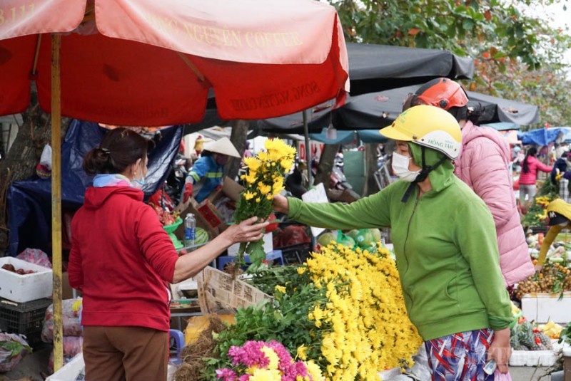 Đà Nẵng: Hối hả chợ ngày 30 Tết