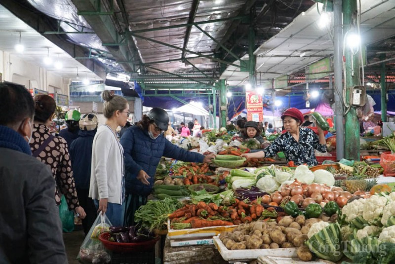 Đà Nẵng: Hối hả chợ ngày 30 Tết